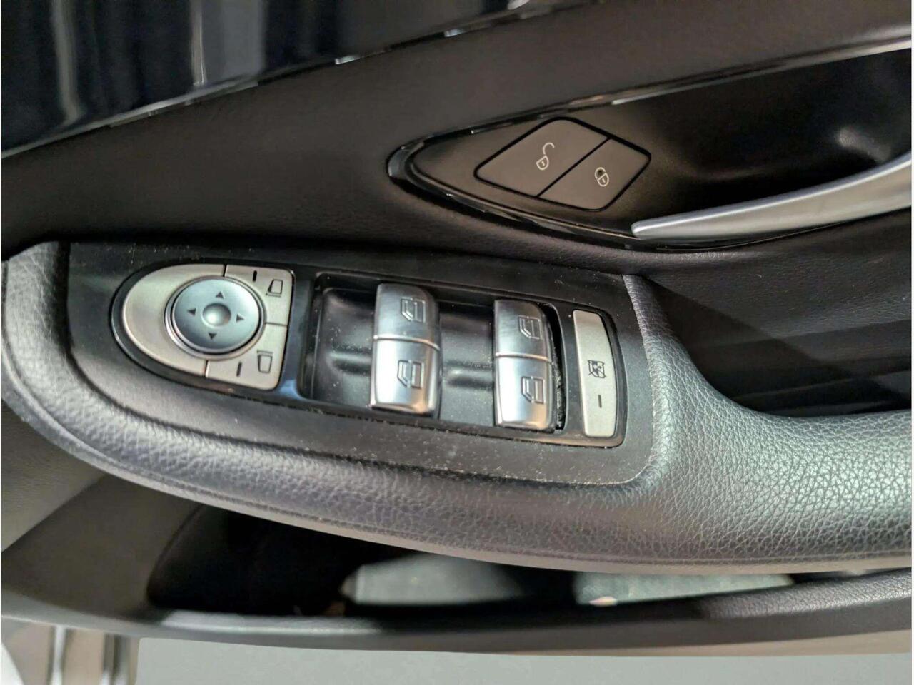 Mercedes-Benz C Class BK64YVU Mercedes-Benz C Class BK64YVU