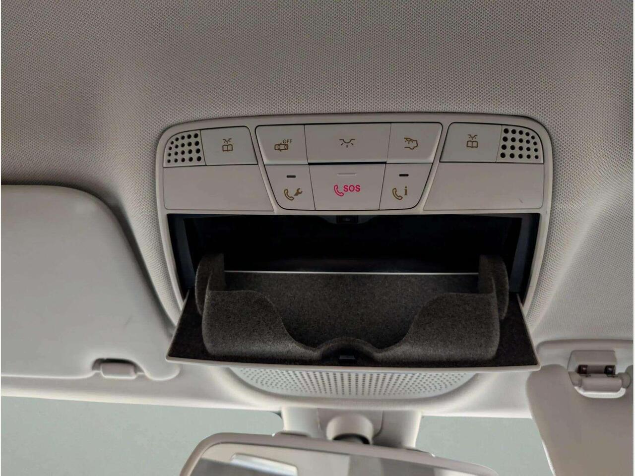 Mercedes-Benz C Class BK64YVU Mercedes-Benz C Class BK64YVU