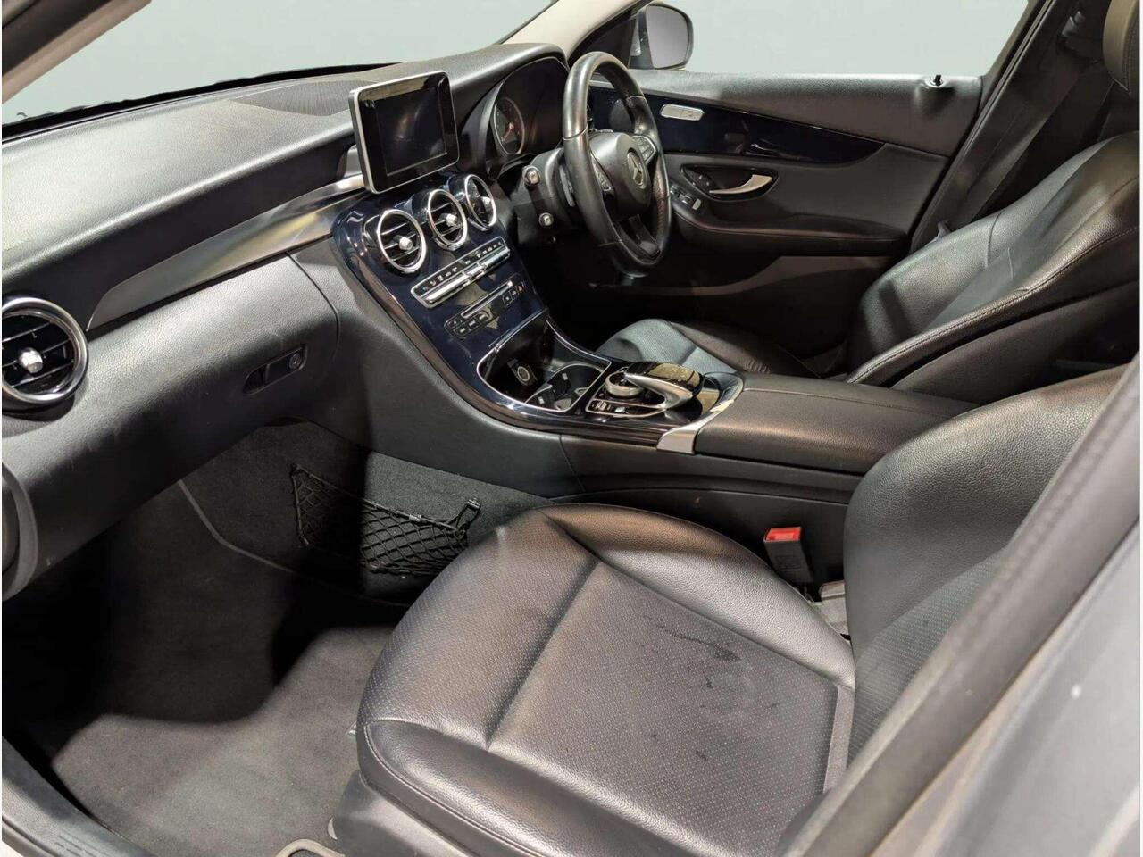 Mercedes-Benz C Class BK64YVU Mercedes-Benz C Class BK64YVU