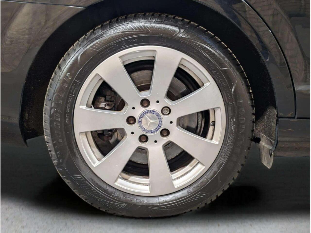 Mercedes-Benz C Class OY61XKO Mercedes-Benz C Class OY61XKO