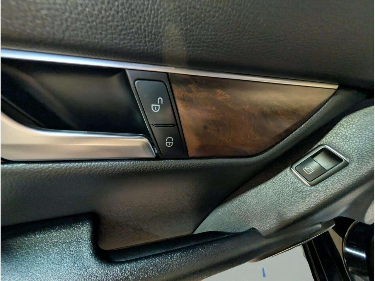 Mercedes-Benz C Class OY61XKO Mercedes-Benz C Class OY61XKO