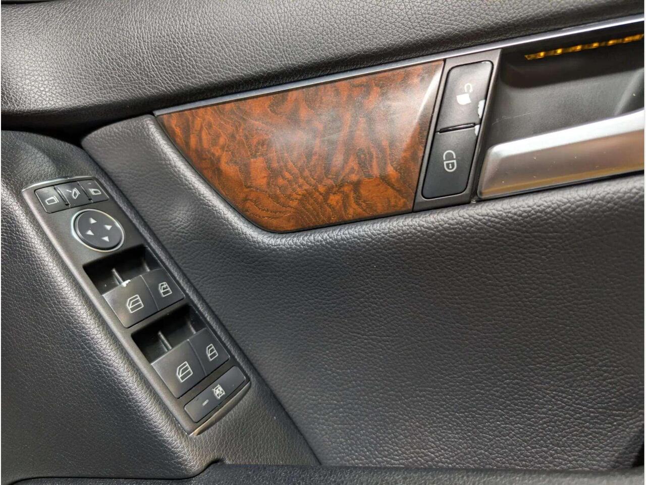 Mercedes-Benz C Class OY61XKO Mercedes-Benz C Class OY61XKO