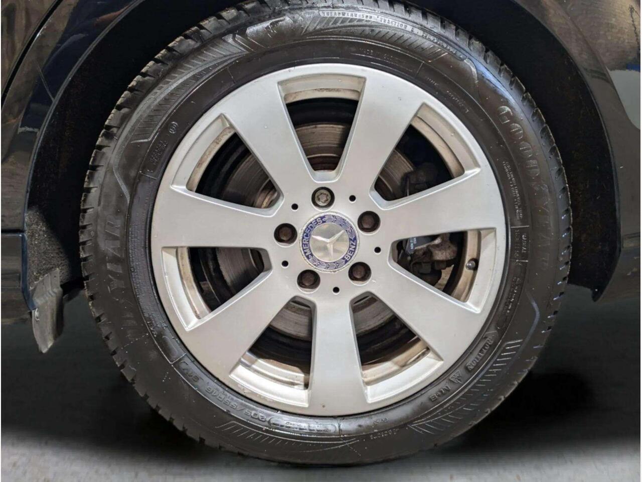 Mercedes-Benz C Class OY61XKO Mercedes-Benz C Class OY61XKO