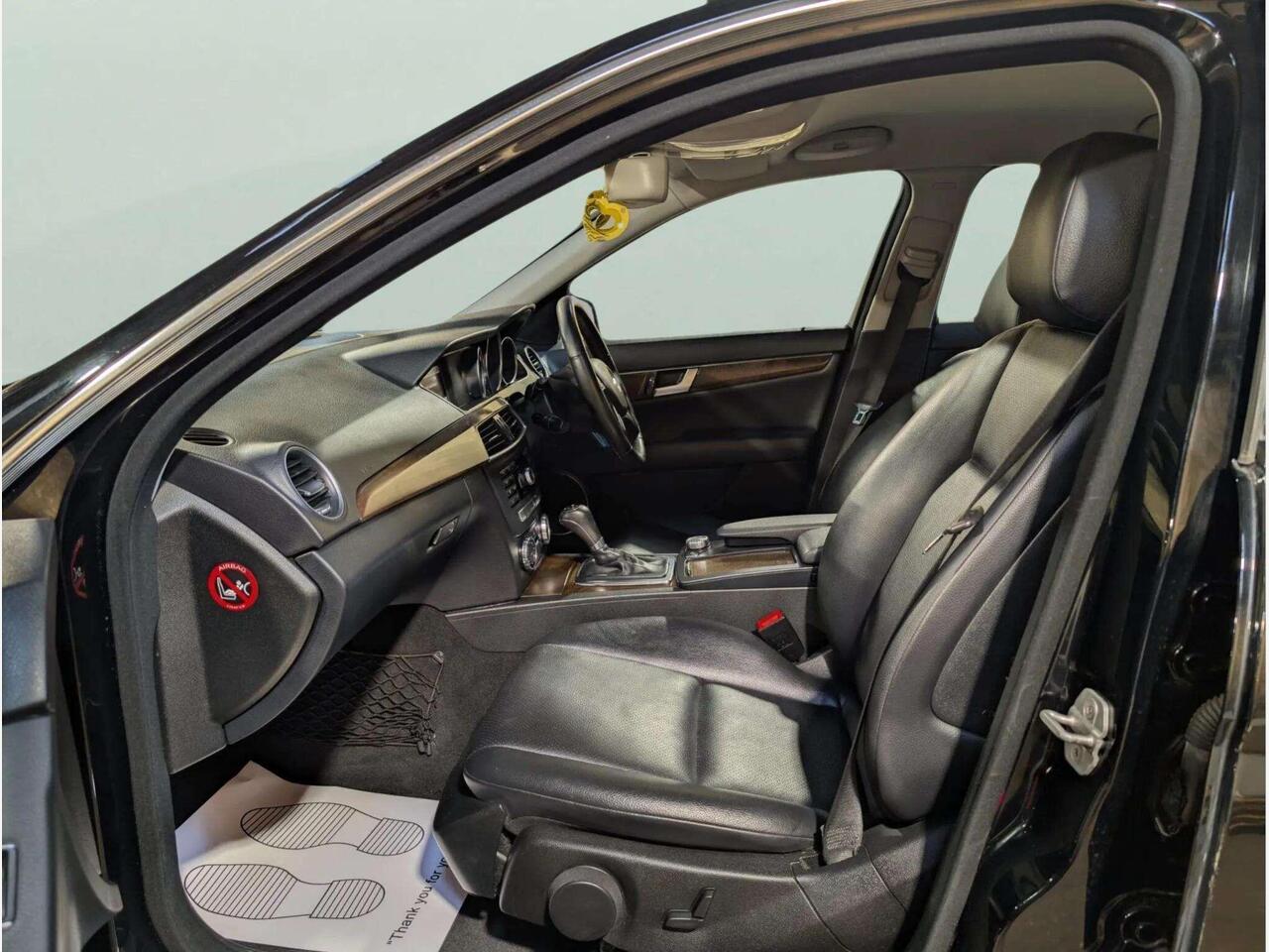 Mercedes-Benz C Class OY61XKO Mercedes-Benz C Class OY61XKO