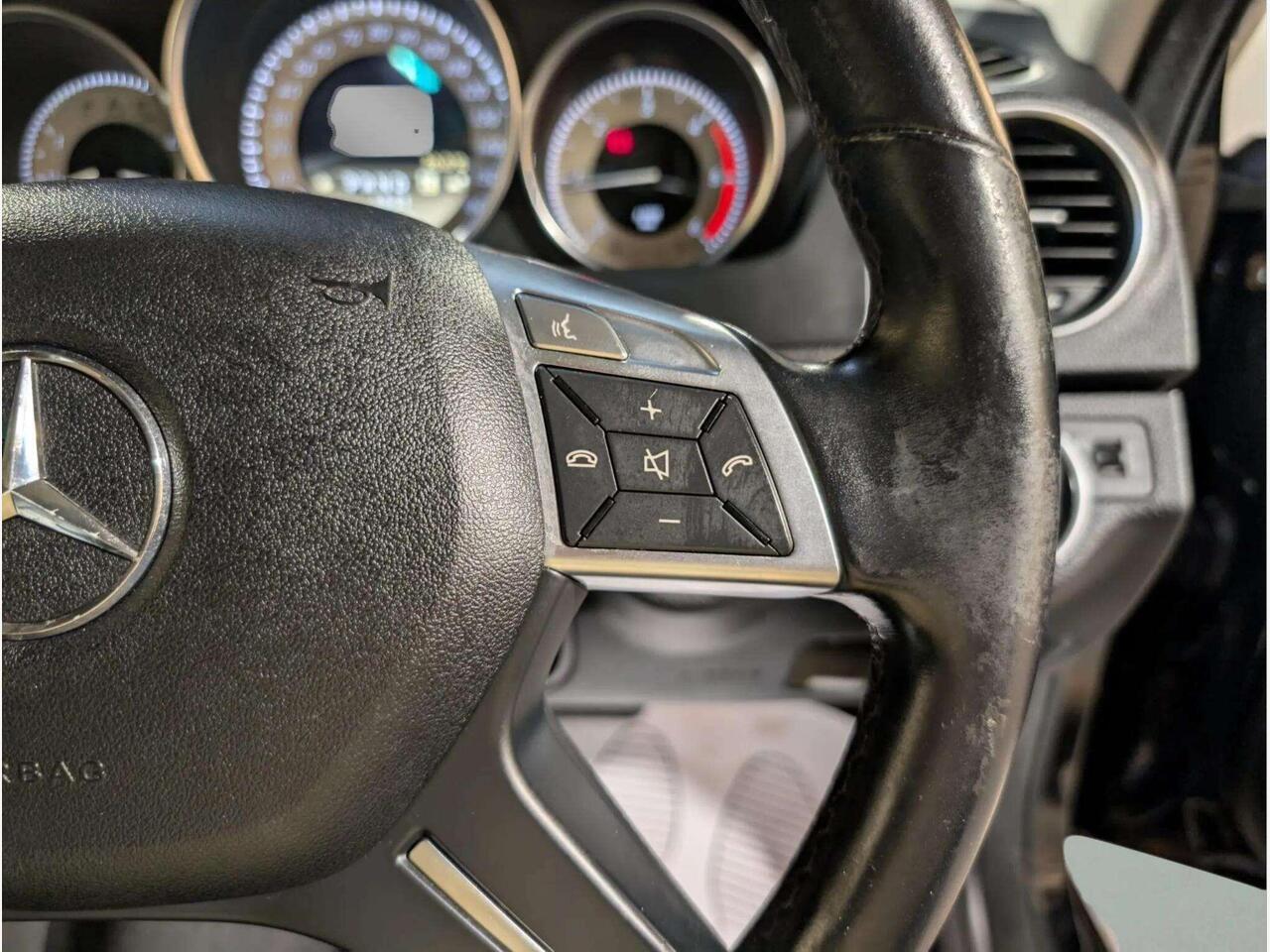 Mercedes-Benz C Class OY61XKO Mercedes-Benz C Class OY61XKO