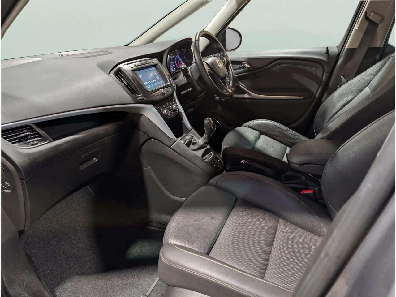 Vauxhall Zafira Tourer JGZ8409