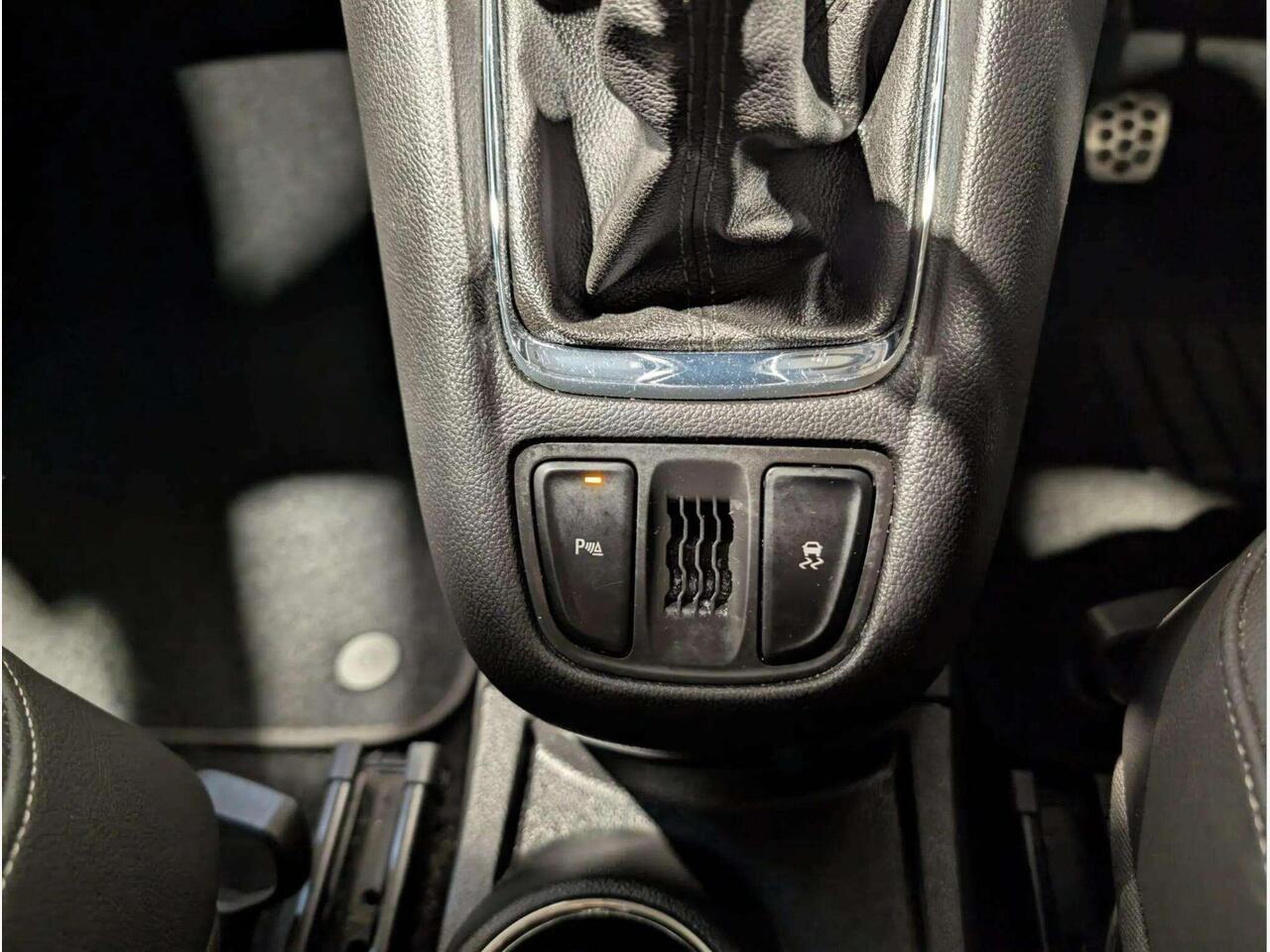 Vauxhall Zafira Tourer JGZ8409