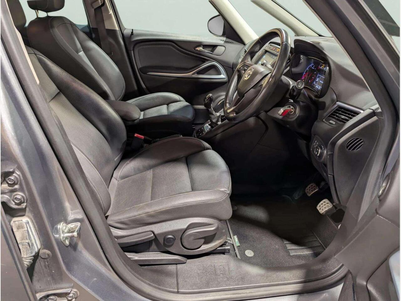 Vauxhall Zafira Tourer JGZ8409