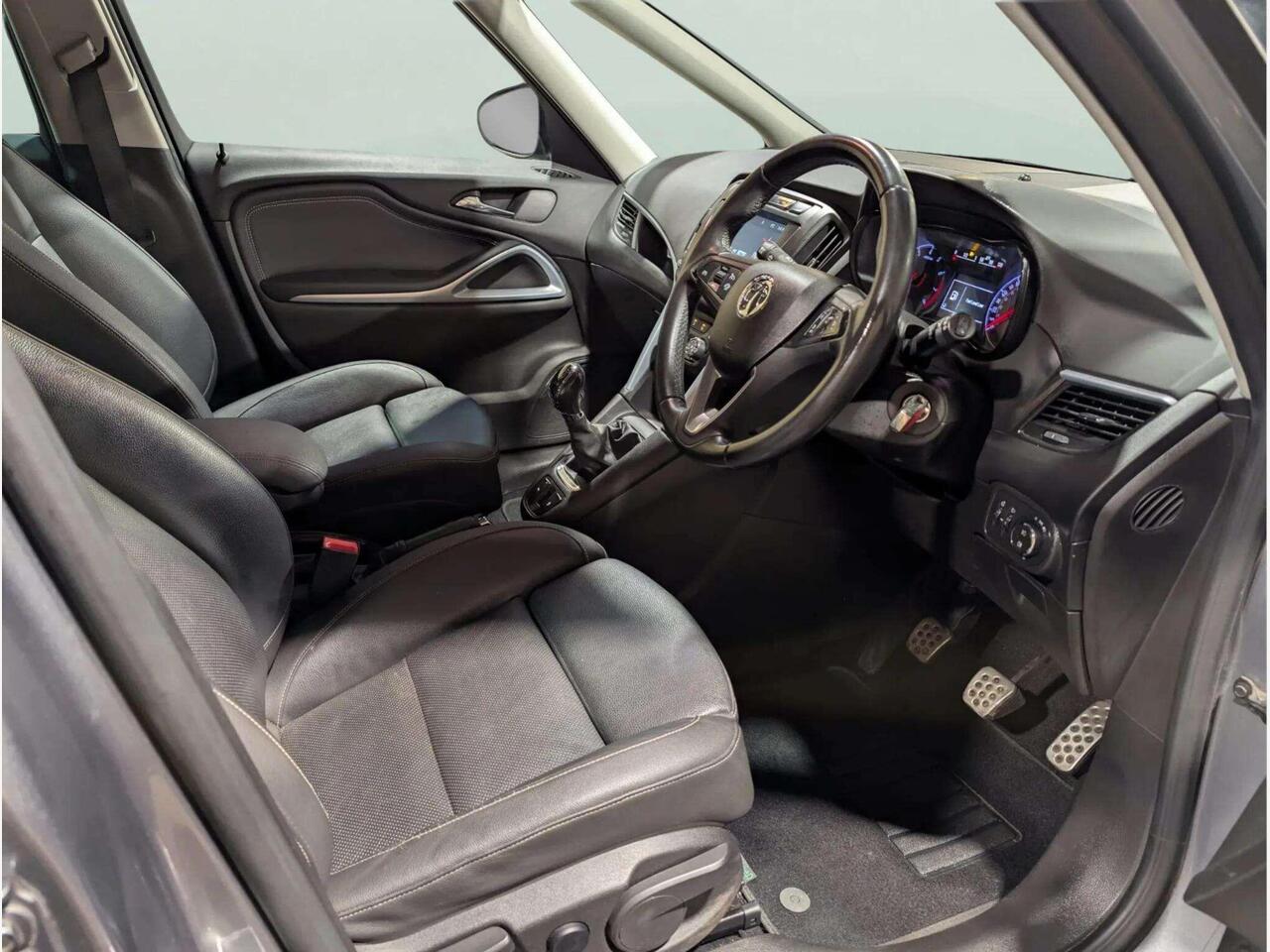 Vauxhall Zafira Tourer JGZ8409