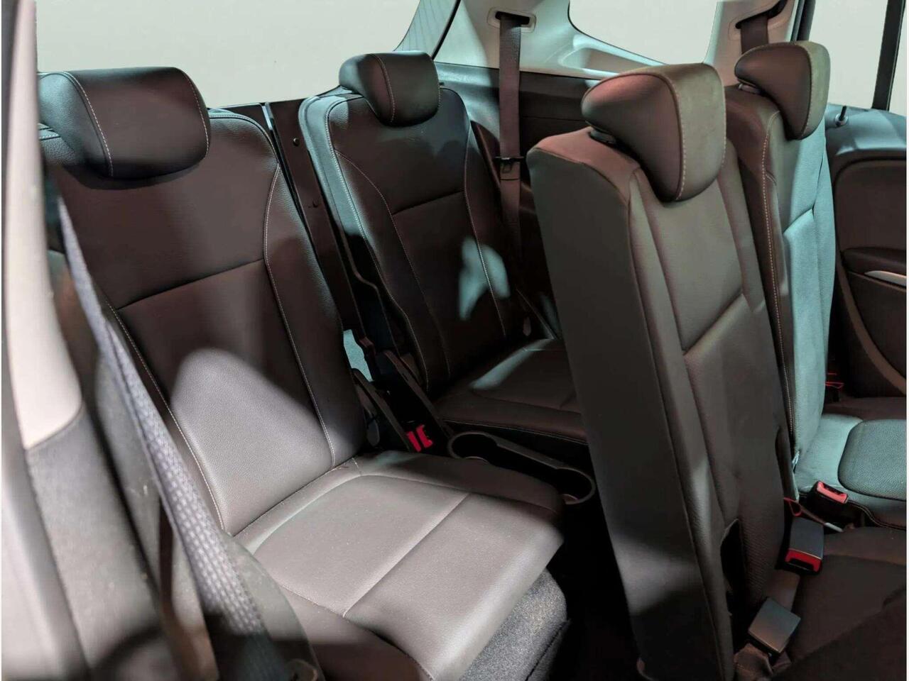 Vauxhall Zafira Tourer JGZ8409