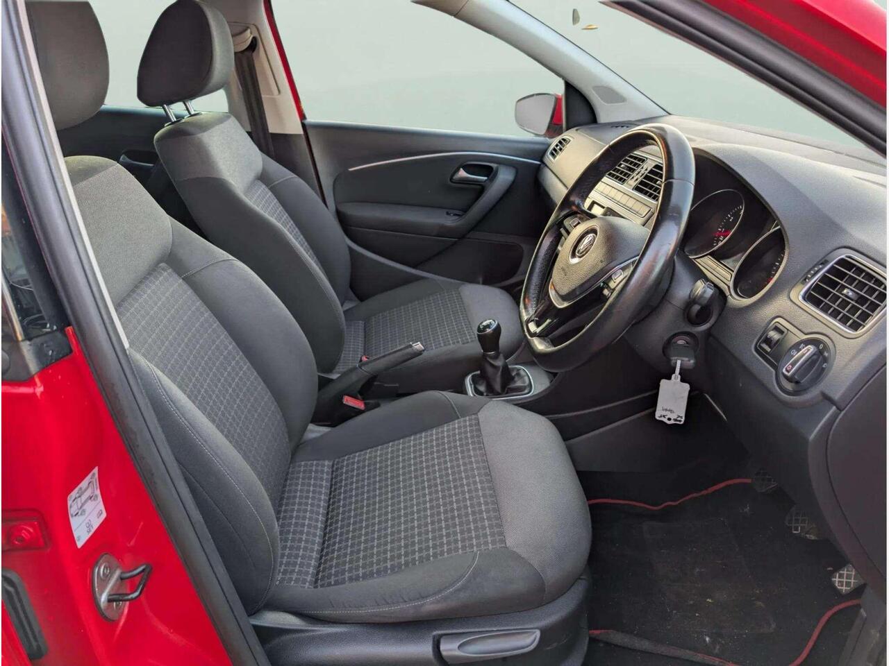 Volkswagen Polo SF16TDT Volkswagen Polo SF16TDT