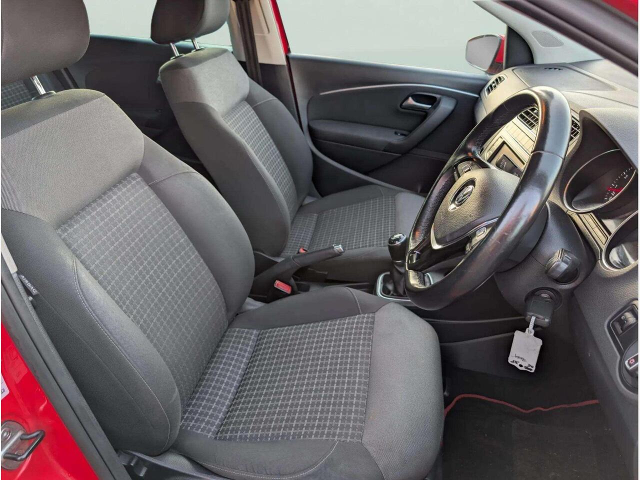 Volkswagen Polo SF16TDT Volkswagen Polo SF16TDT