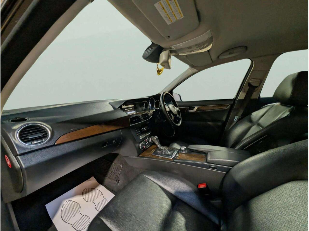 Mercedes-Benz C Class OY61XKO