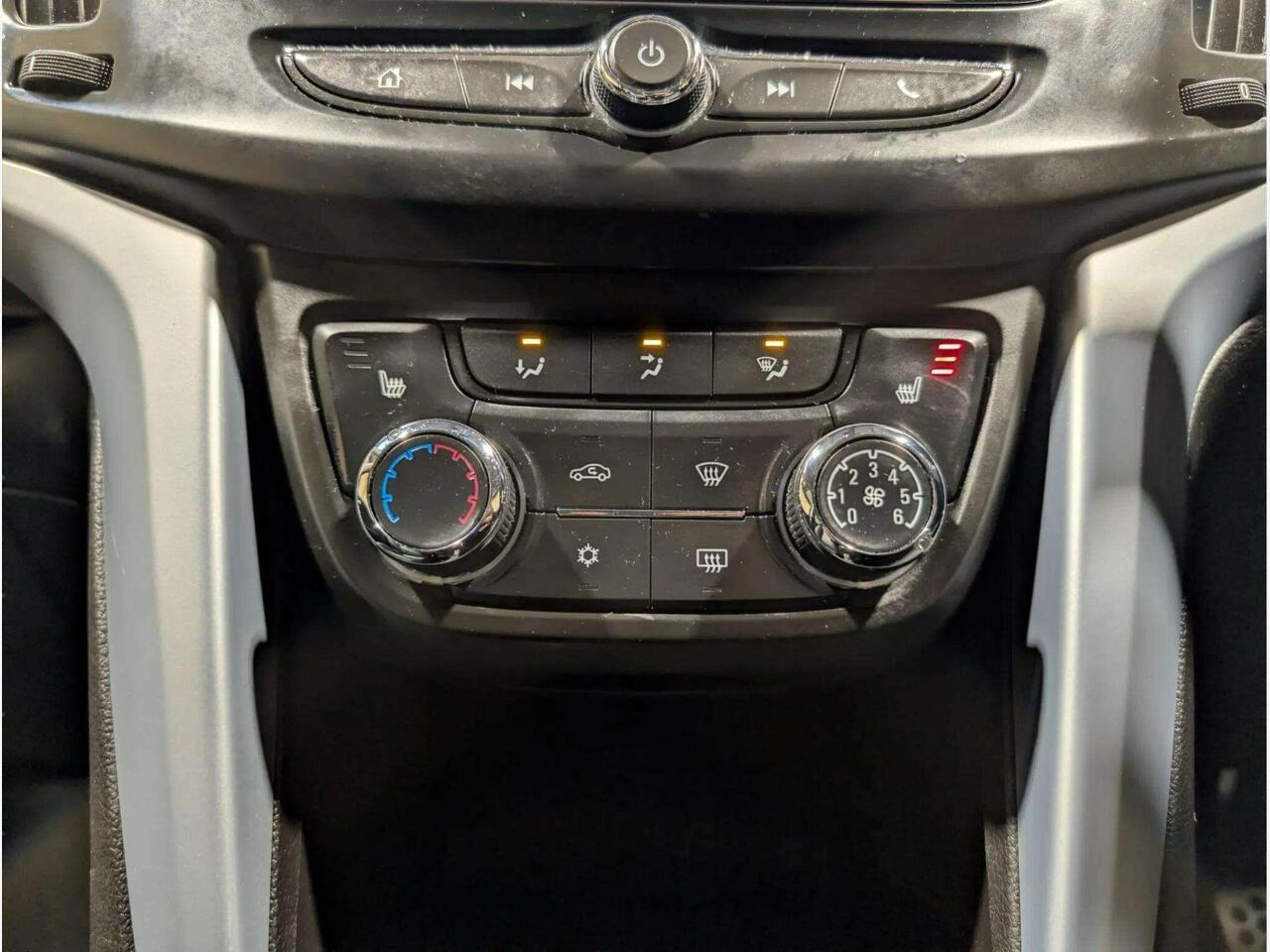 Vauxhall Zafira Tourer JGZ8409