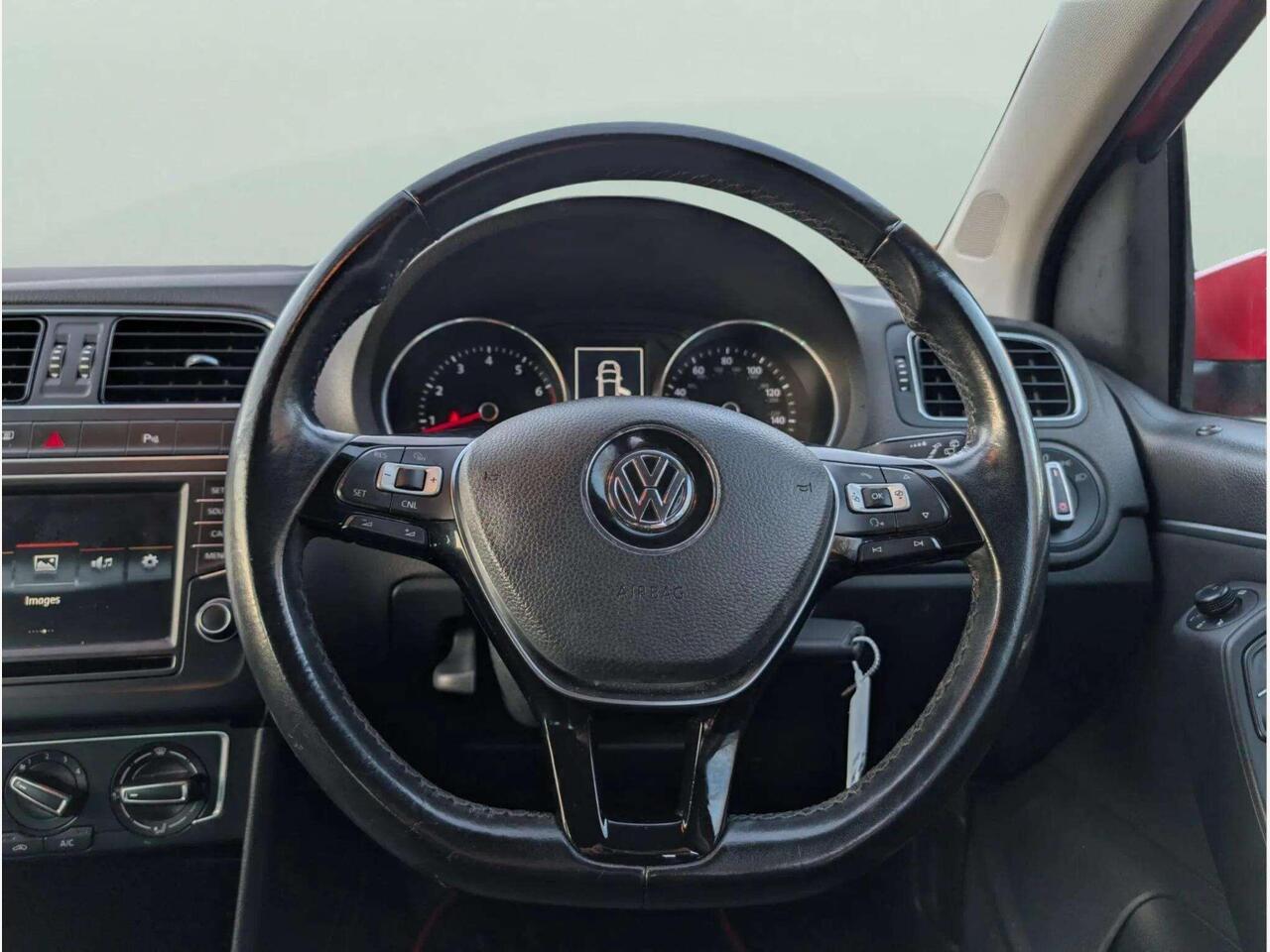 Volkswagen Polo SF16TDT Volkswagen Polo SF16TDT