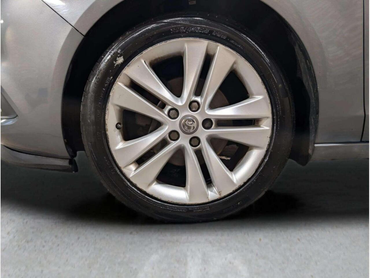 Vauxhall Zafira Tourer JGZ8409