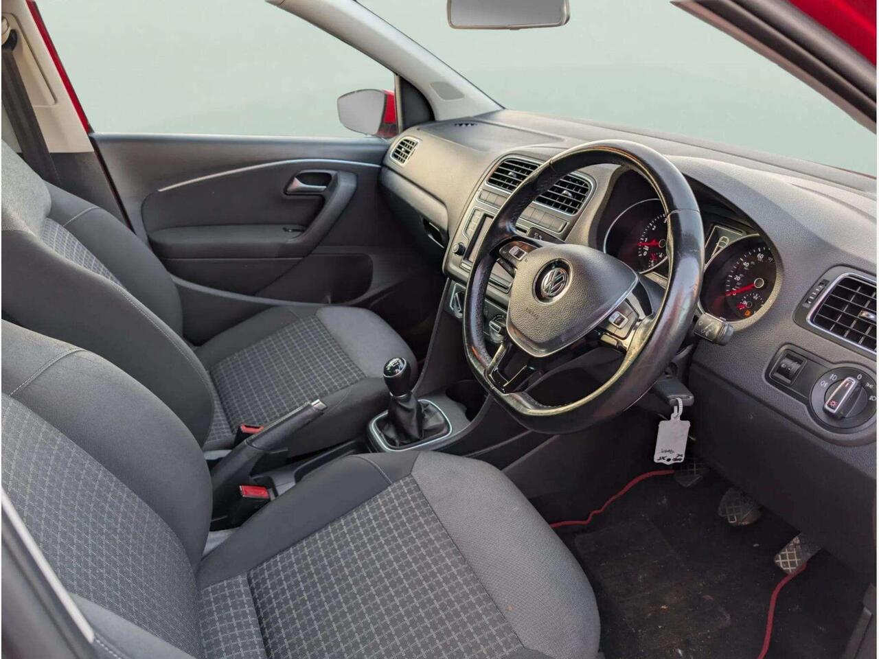 Volkswagen Polo SF16TDT Volkswagen Polo SF16TDT