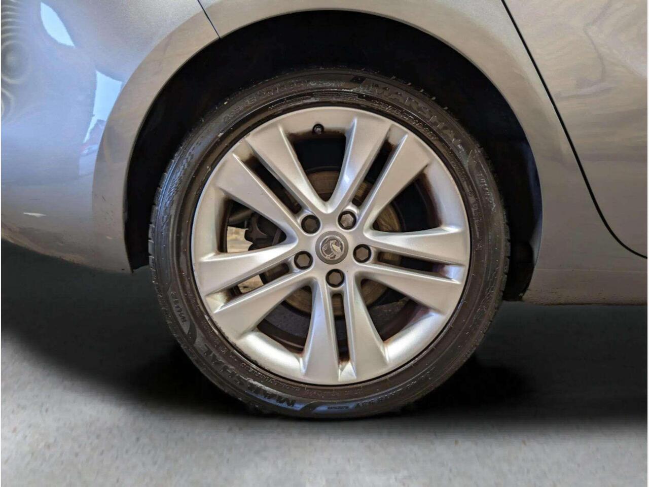 Vauxhall Zafira Tourer JGZ8409