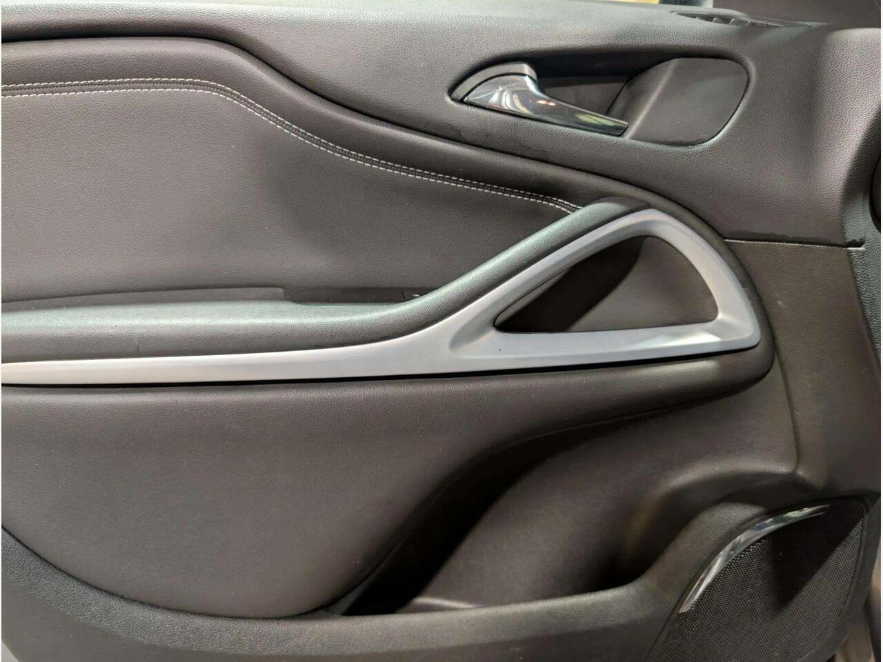 Vauxhall Zafira Tourer JGZ8409