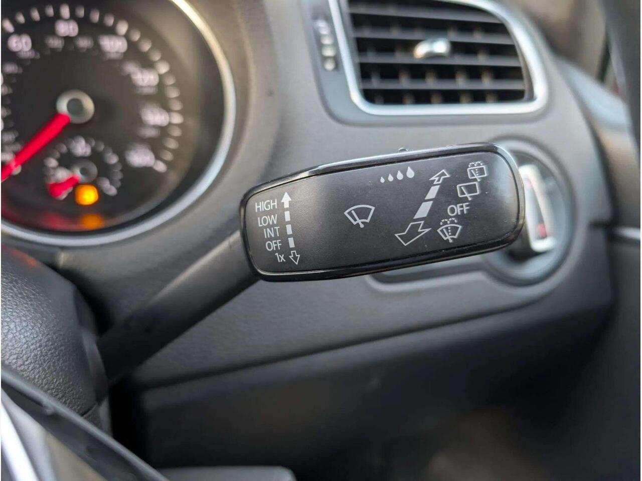 Volkswagen Polo SF16TDT Volkswagen Polo SF16TDT