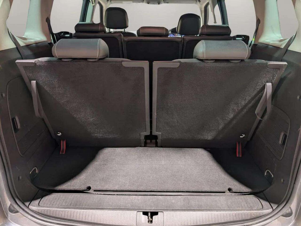 Vauxhall Zafira Tourer JGZ8409