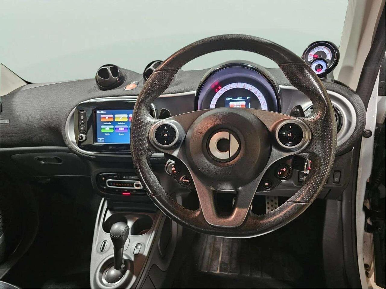 Smart fortwo MW16UZM