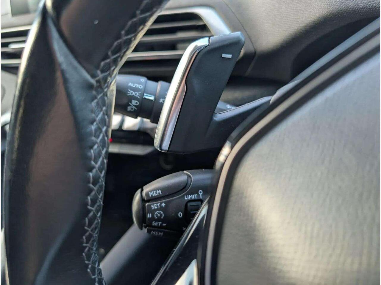 Peugeot 3008 HX68YMK Peugeot 3008 HX68YMK