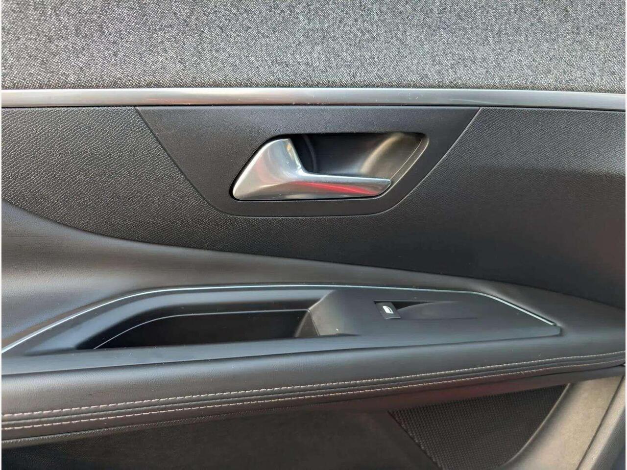 Peugeot 3008 HX68YMK Peugeot 3008 HX68YMK