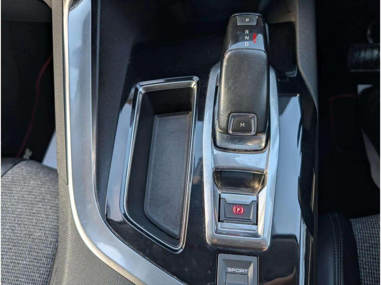 Peugeot 3008 HX68YMK Peugeot 3008 HX68YMK