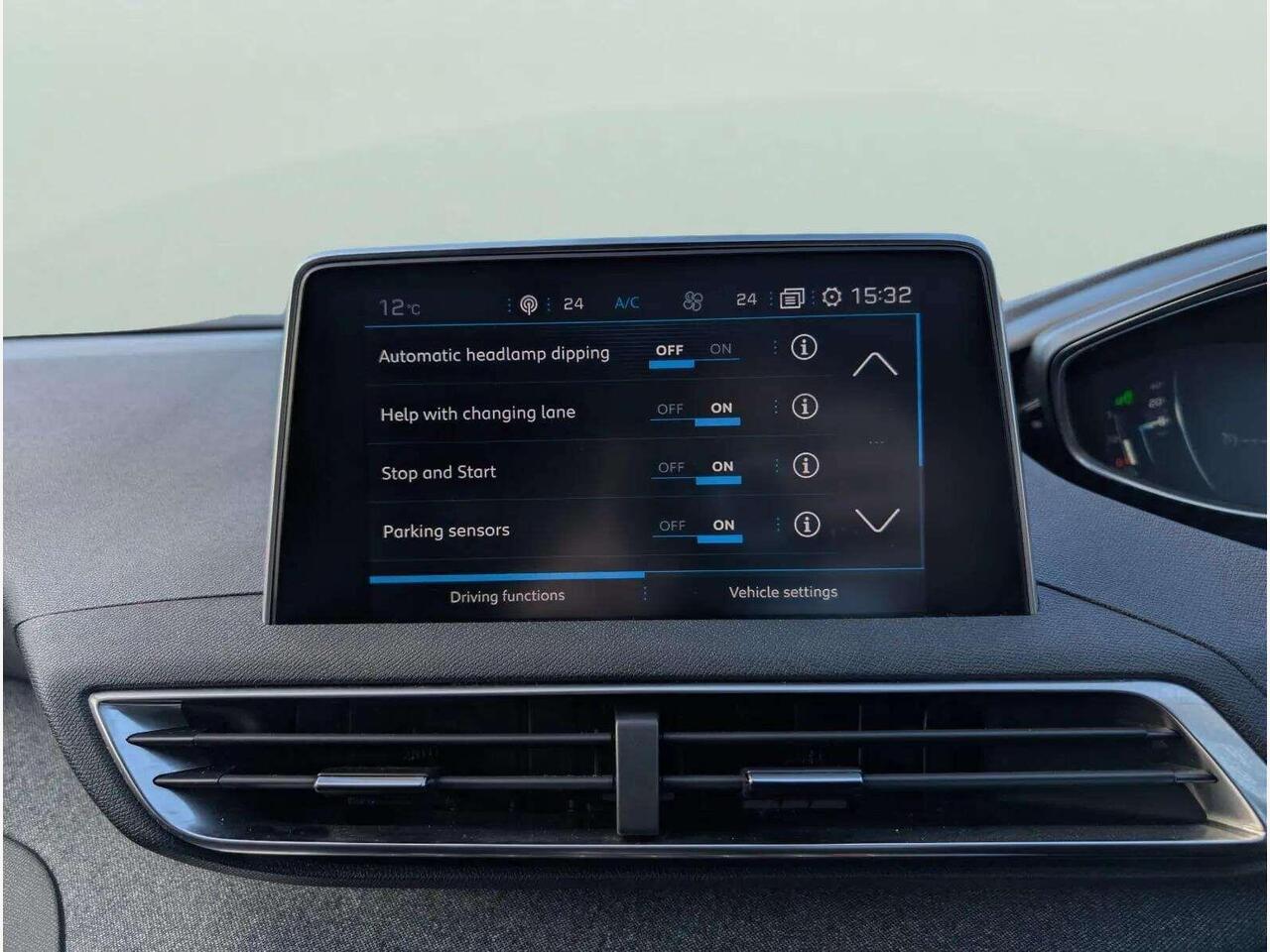 Peugeot 3008 HX68YMK Peugeot 3008 HX68YMK