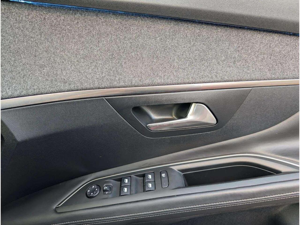 Peugeot 3008 HX68YMK Peugeot 3008 HX68YMK