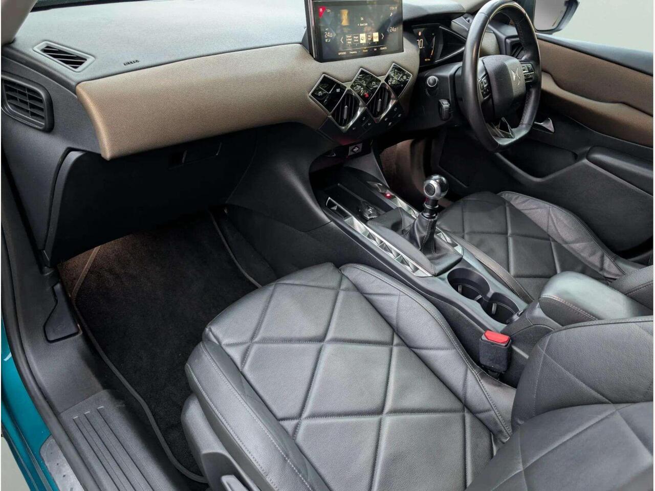 DS AUTOMOBILES DS 3 CROSSBACK KY19JHW DS AUTOMOBILES DS 3 CROSSBACK KY19JHW