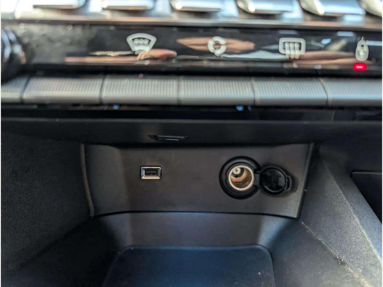 Peugeot 3008 HX68YMK Peugeot 3008 HX68YMK