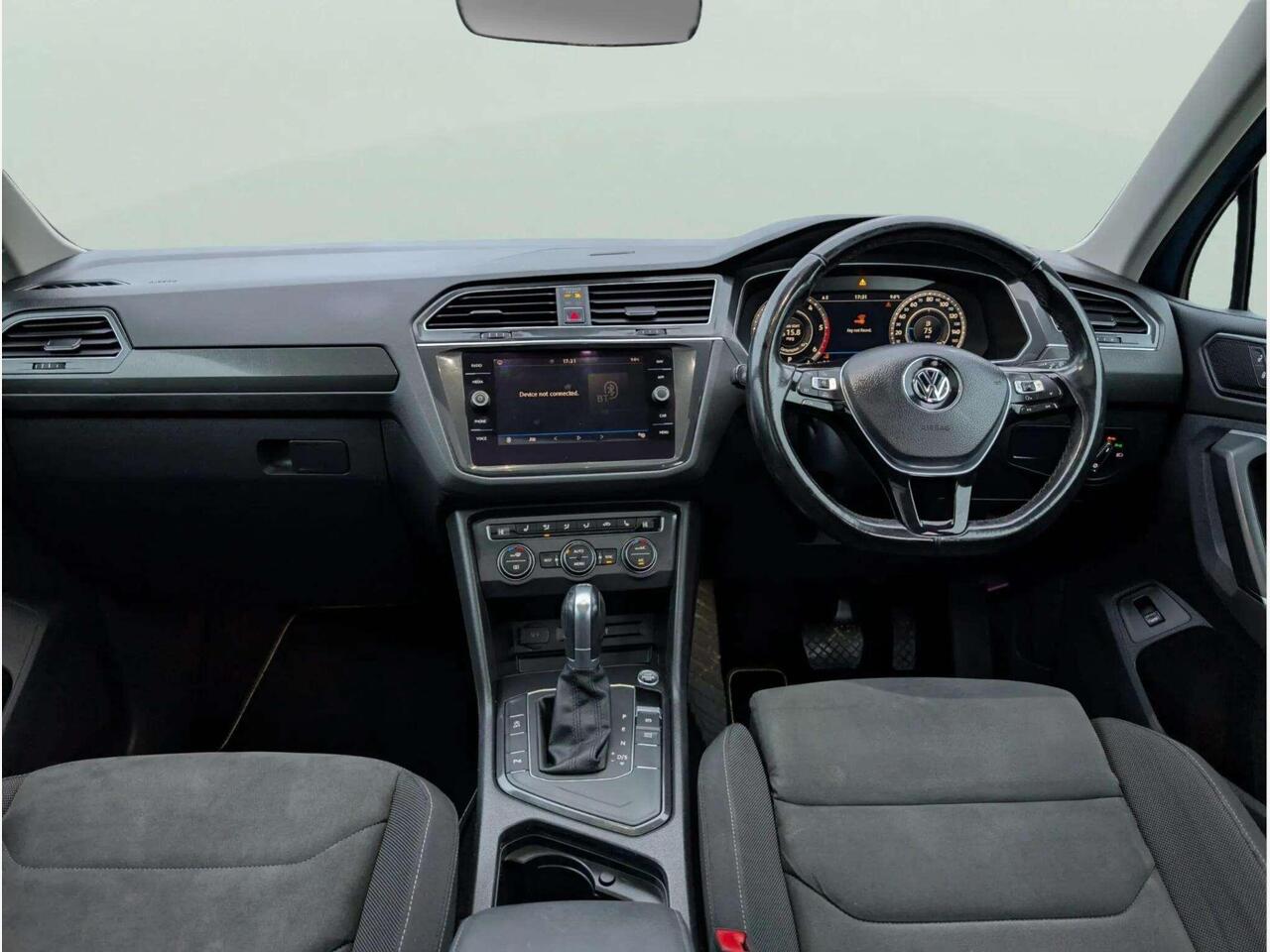 Volkswagen Tiguan KY17PVN