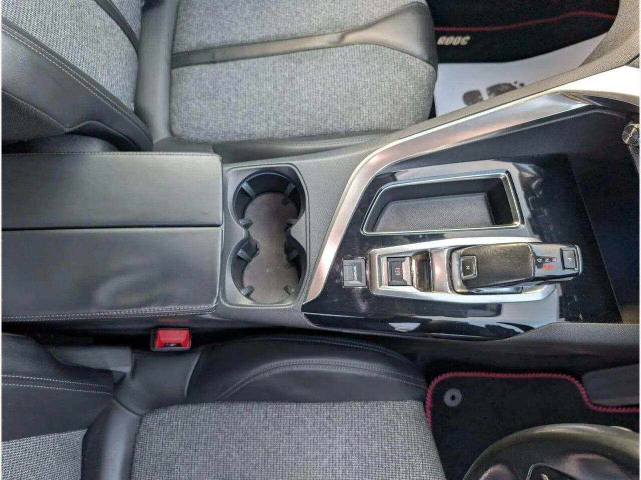 Peugeot 3008 HX68YMK Peugeot 3008 HX68YMK