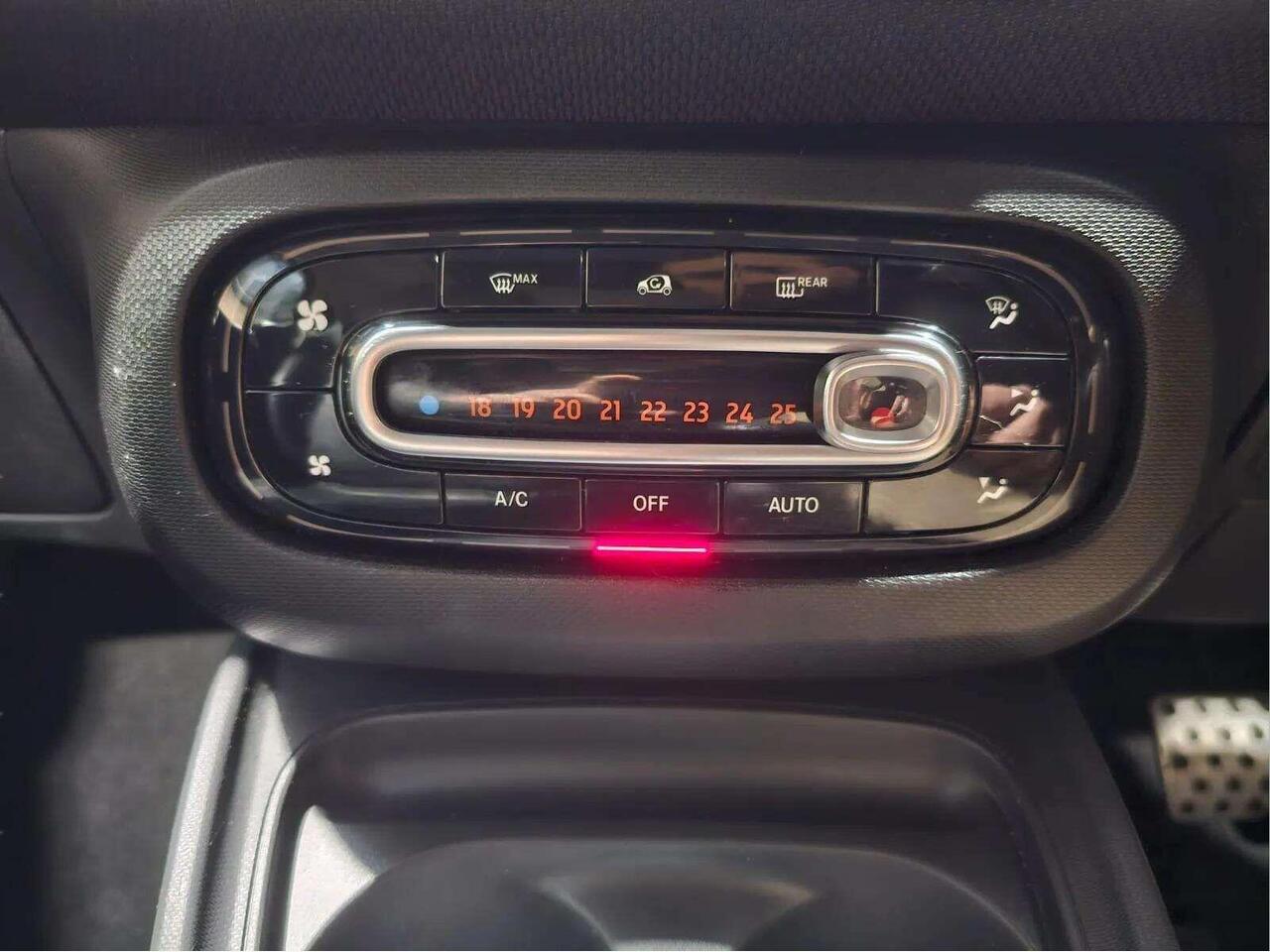 Smart fortwo MW16UZM