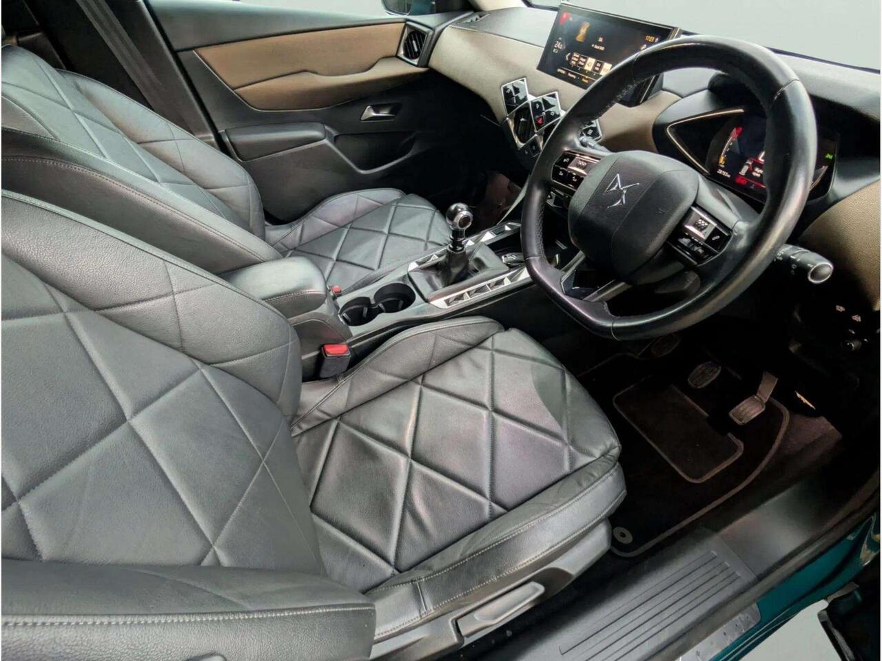 DS AUTOMOBILES DS 3 CROSSBACK KY19JHW DS AUTOMOBILES DS 3 CROSSBACK KY19JHW