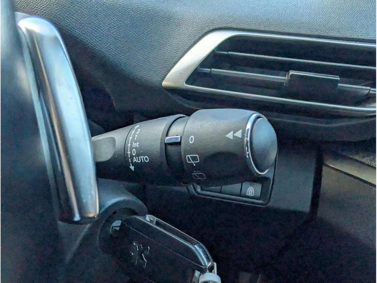 Peugeot 3008 HX68YMK Peugeot 3008 HX68YMK