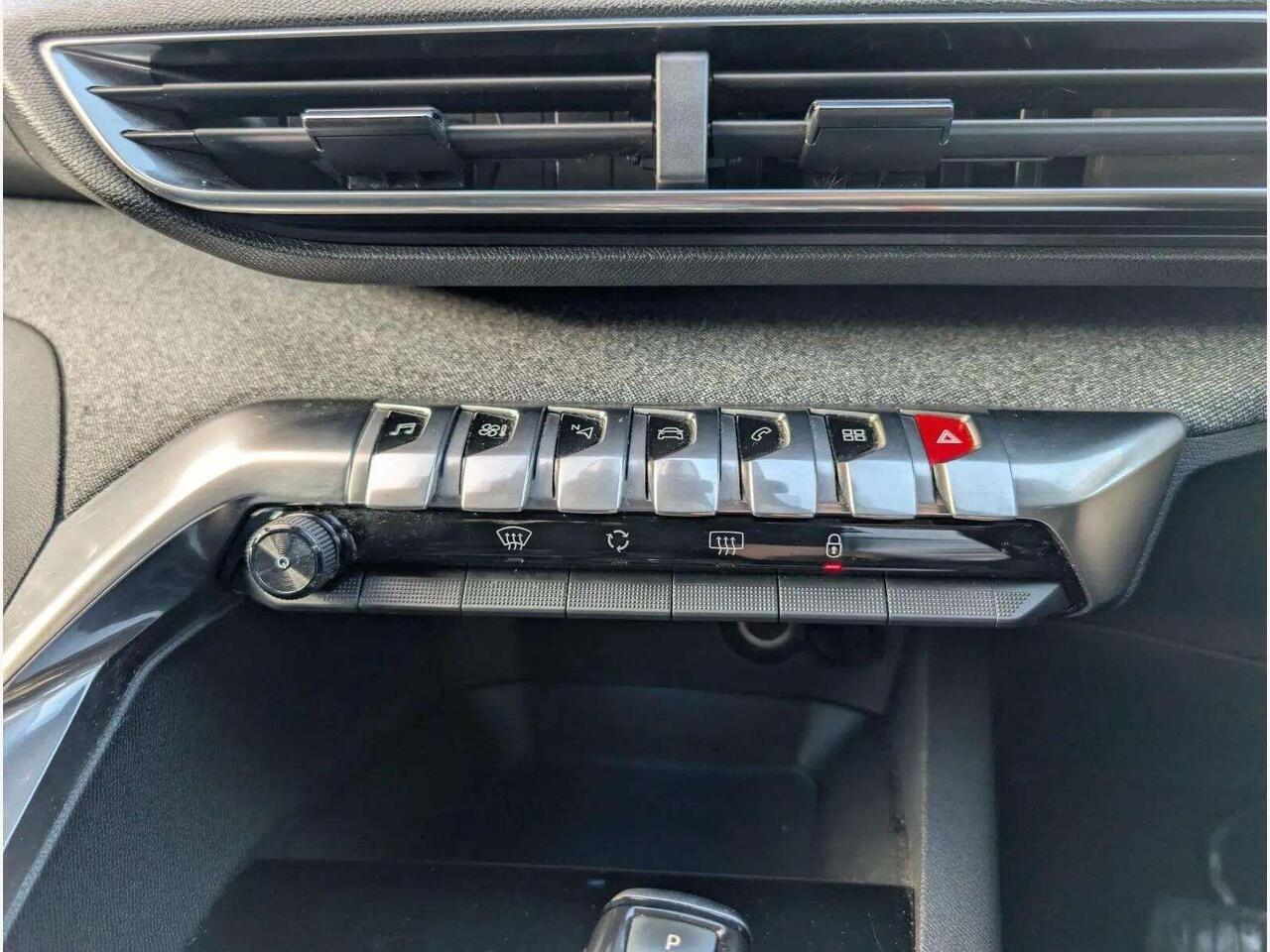 Peugeot 3008 HX68YMK Peugeot 3008 HX68YMK