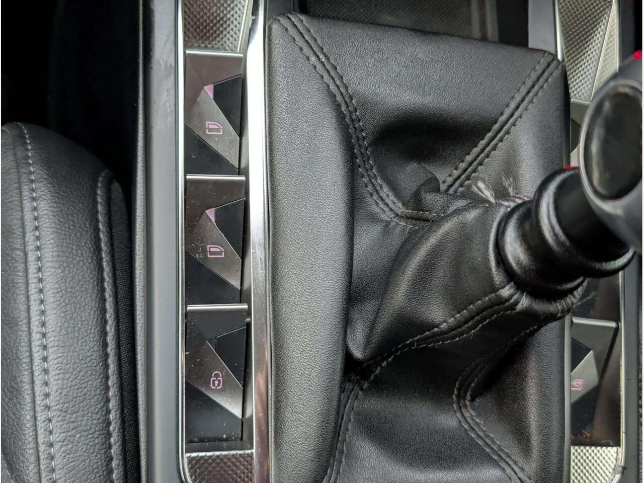 DS AUTOMOBILES DS 3 CROSSBACK KY19JHW DS AUTOMOBILES DS 3 CROSSBACK KY19JHW