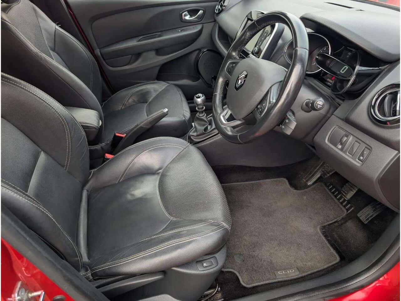 Renault Clio AY67ZRJ