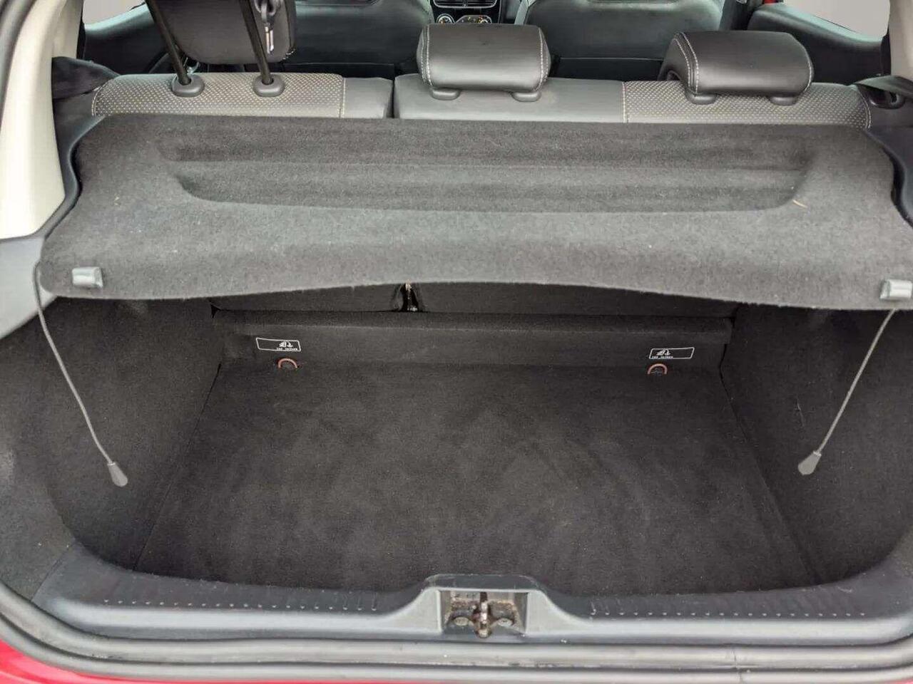Renault Clio AY67ZRJ