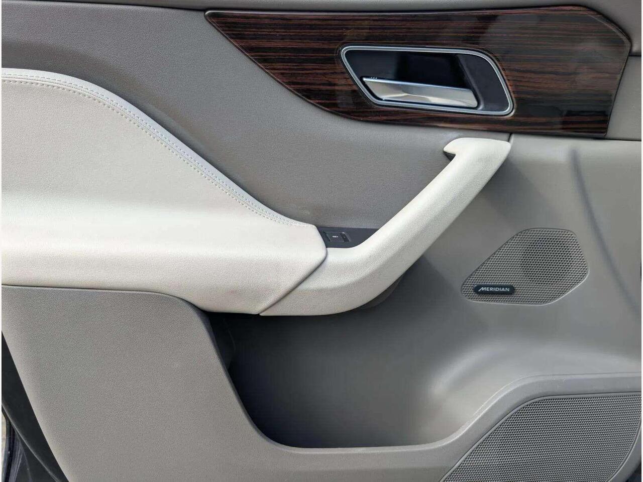 Jaguar F-PACE PJ17JUE