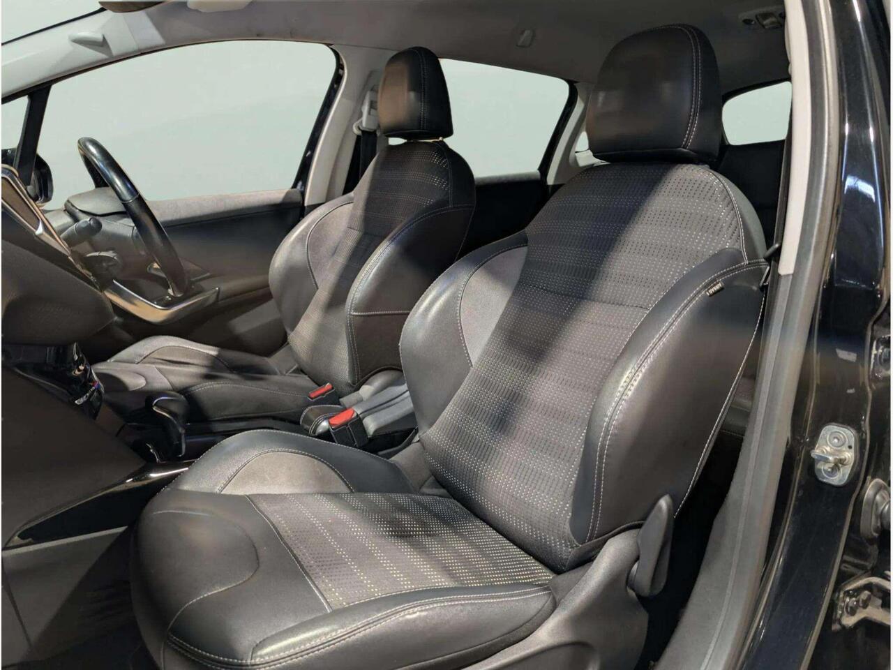 Peugeot 2008 LR67YKF Peugeot 2008 LR67YKF