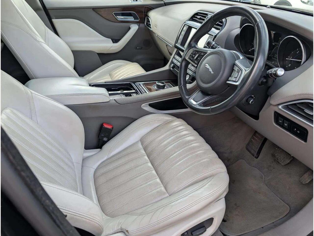 Jaguar F-PACE PJ17JUE