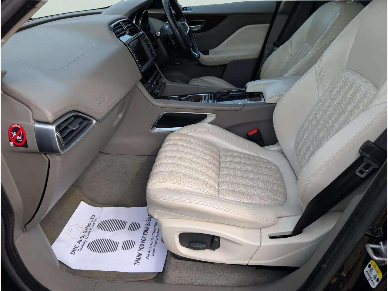 Jaguar F-PACE PJ17JUE