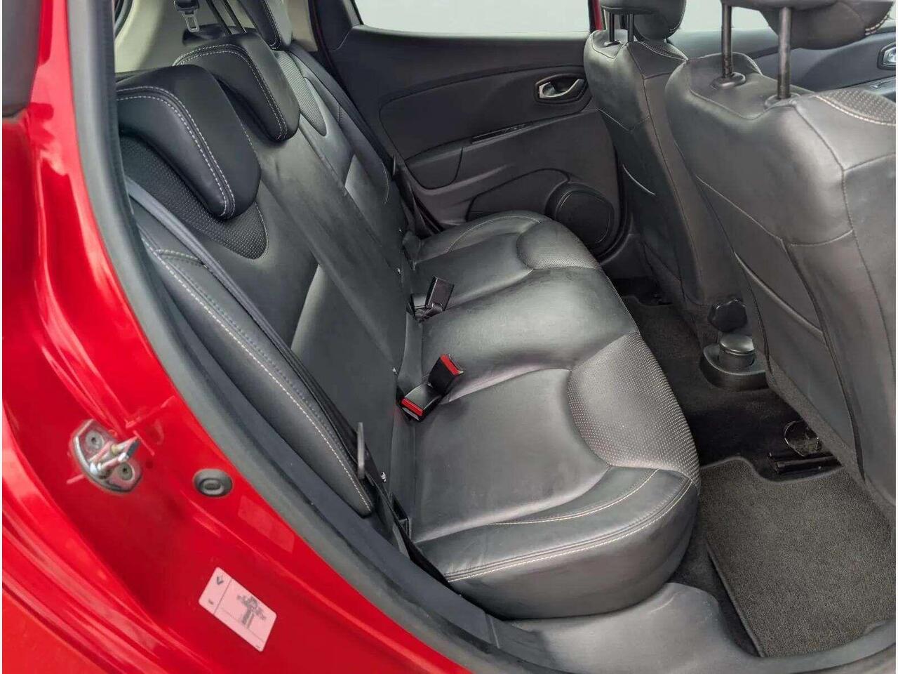Renault Clio AY67ZRJ