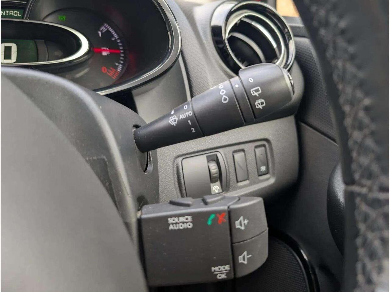 Renault Clio AY67ZRJ