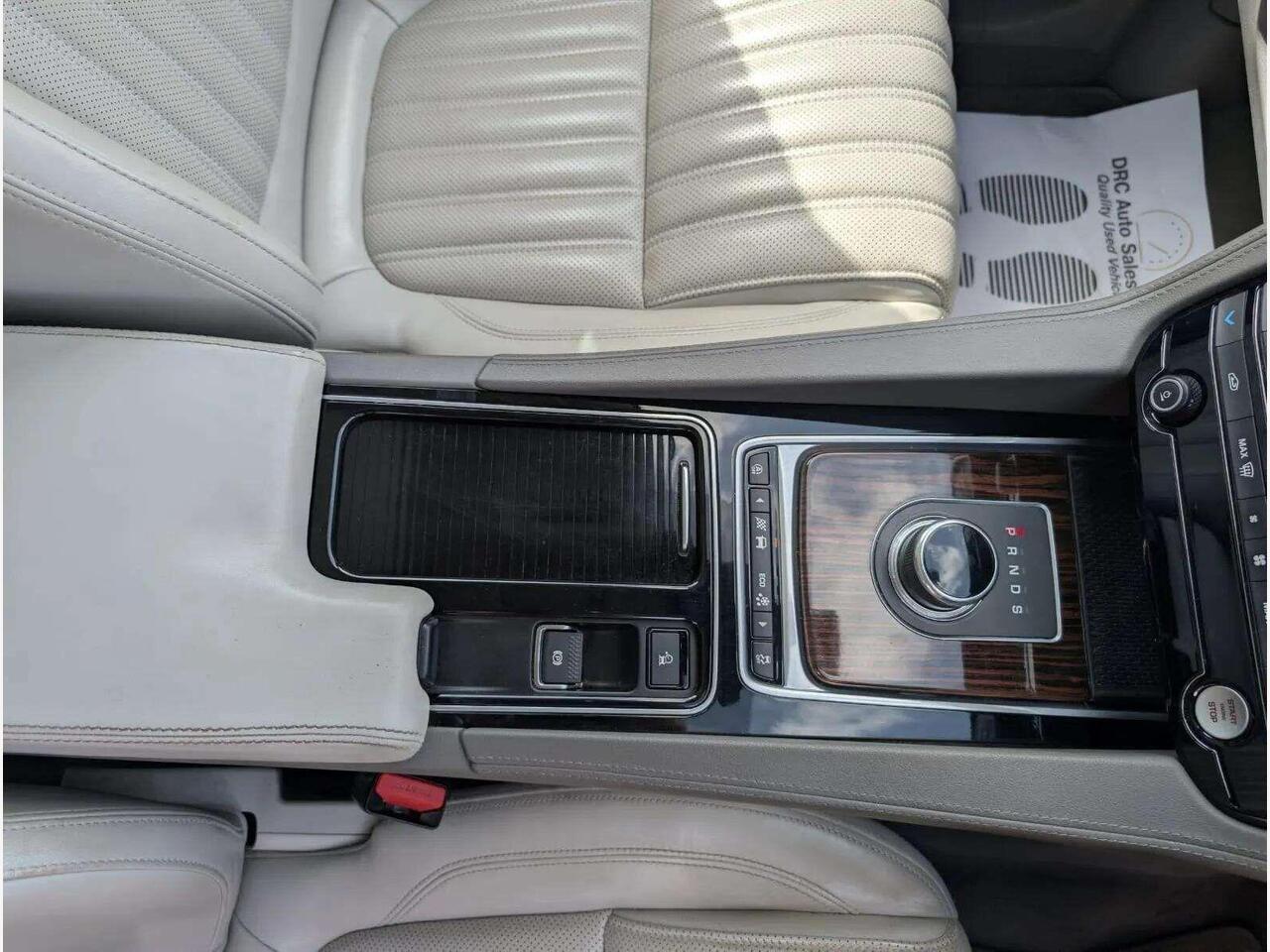 Jaguar F-PACE PJ17JUE