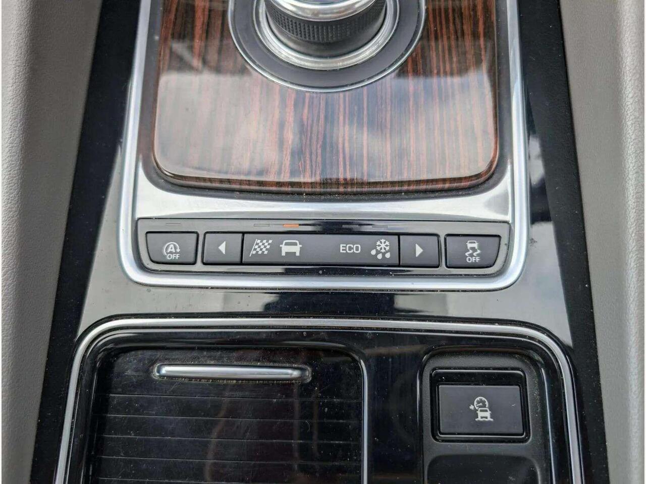 Jaguar F-PACE PJ17JUE